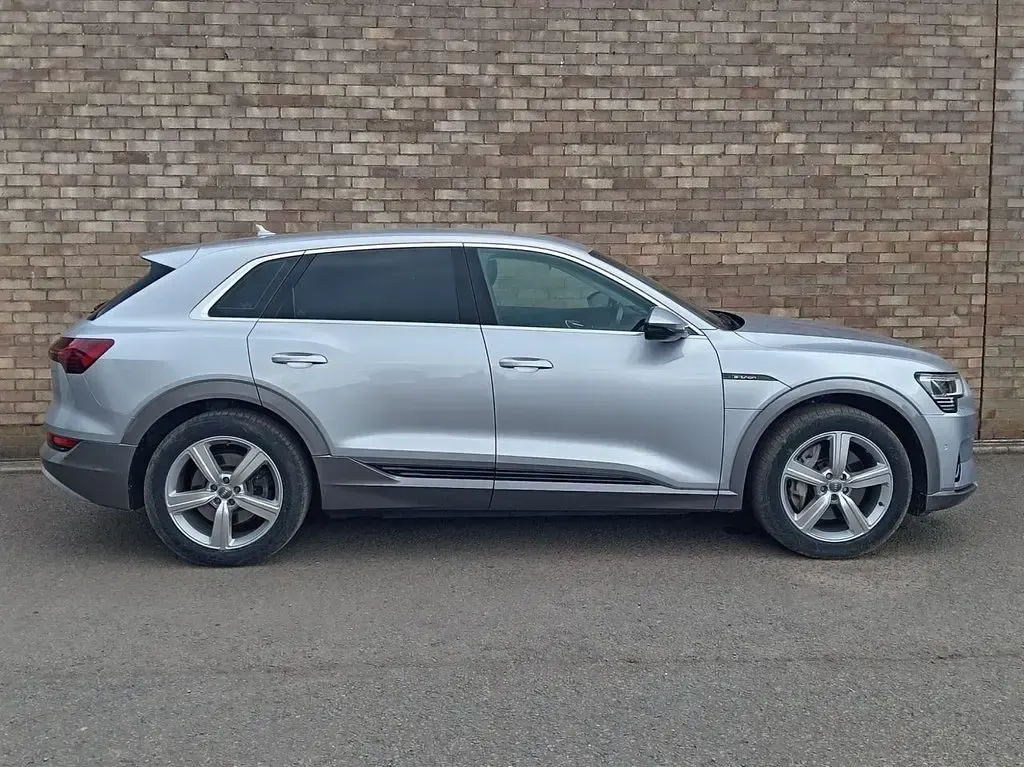 Used Audi e-tron Advanced 230 kW (313 HP) 2020 Silver SUV