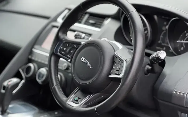 Used Jaguar E-Pace R-Dynamic 150 HP (110 kW) 2019 Red SUV