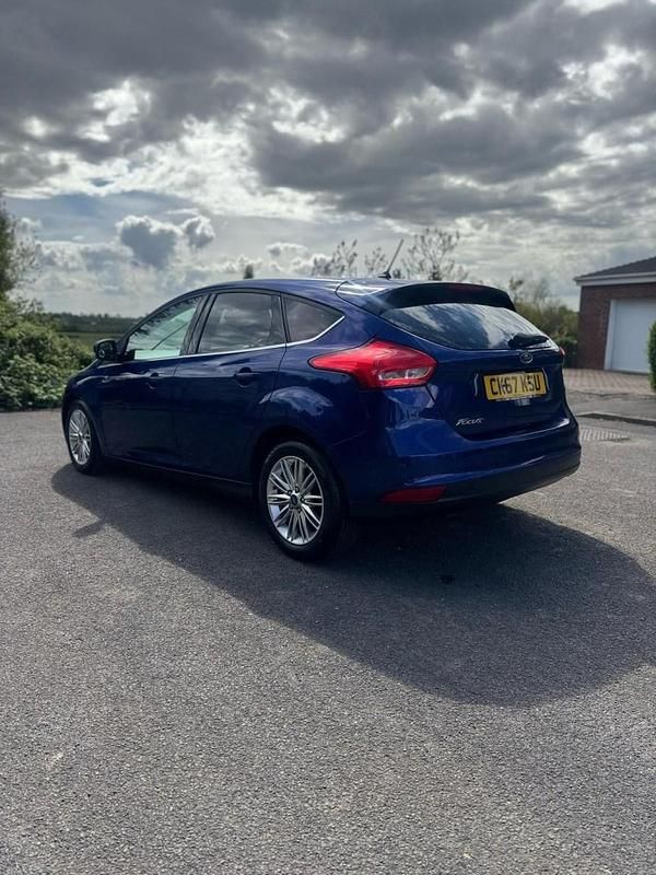 Used Ford Focus Zetec 2017 Blue Hatchback