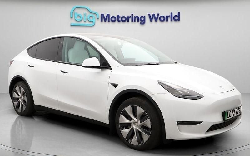 Used 2023 Tesla Model Y Long Range SUV | £24,300 (Good price) - Image 1/4