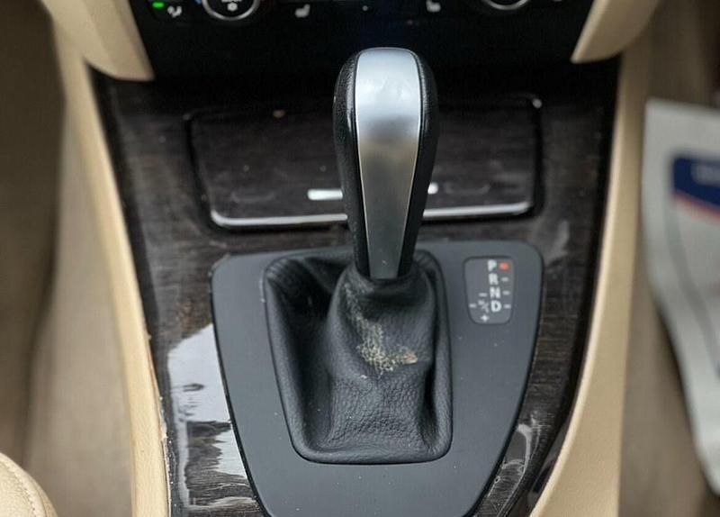 Used BMW 318 Exclusive 143 HP (105 kW) 2011 Blue Estate