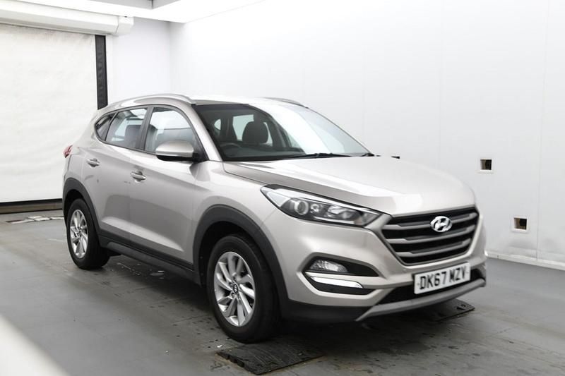 White Used 2017 Hyundai Tucson SE SUV | £9,995 (Good price) - Image 1/4