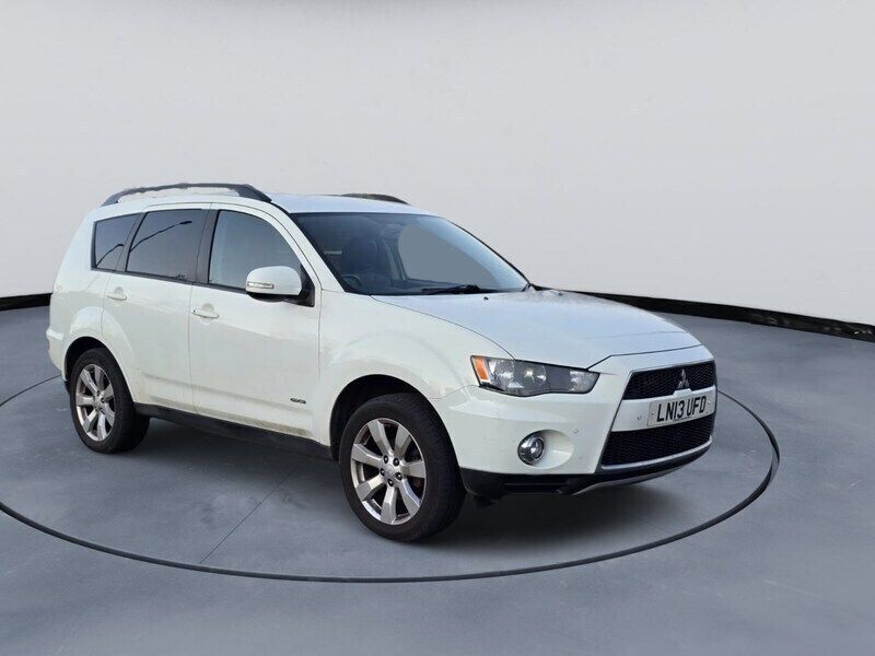 White Used 2013 Mitsubishi Outlander SUV | £4,195 (Fair price) - Image 1/4