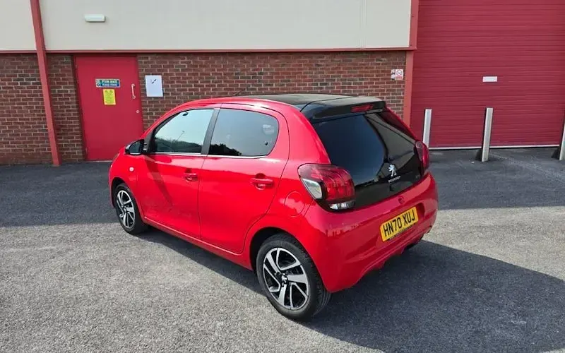 Used Peugeot 108 Allure 72 HP (52 kW) 2021 Red Hatchback