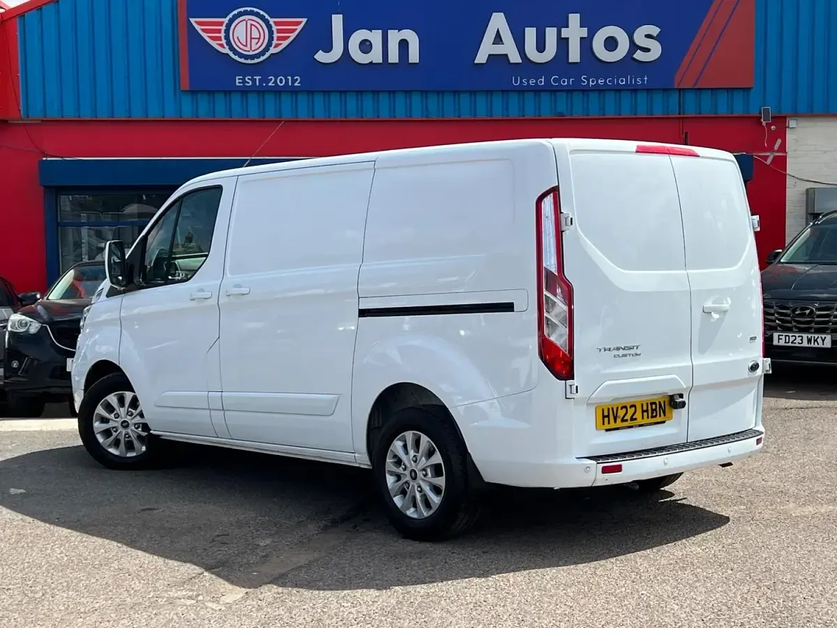 Used Ford Transit Custom Limited 120 HP (88 kW) 2022 White Van