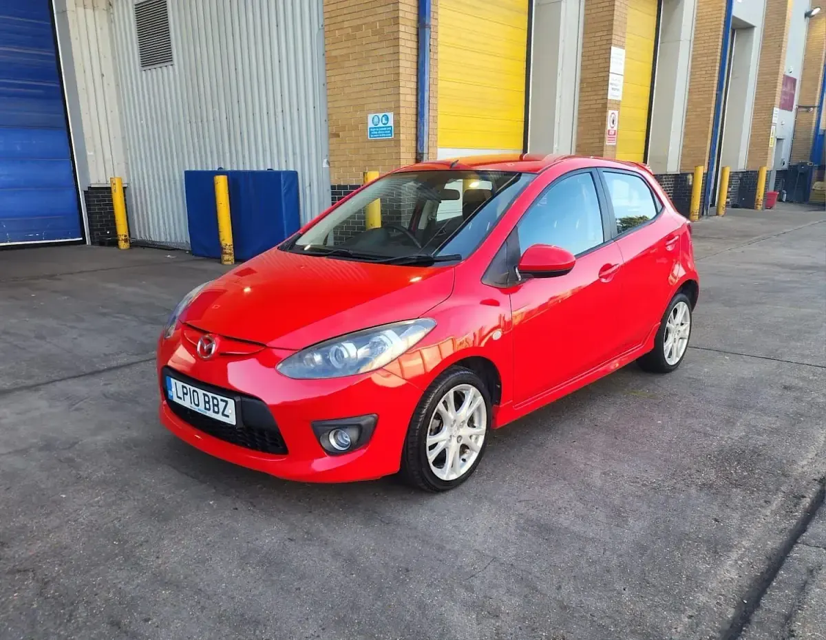 Used Mazda 2 Inclusive 101 HP (74 kW) 2010 Red Hatchback