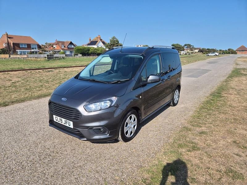 Magnetic grey metallic Used 2019 Ford Tourneo Courier Zetec MPV | £11,995 (Expensive) - Image 1/4