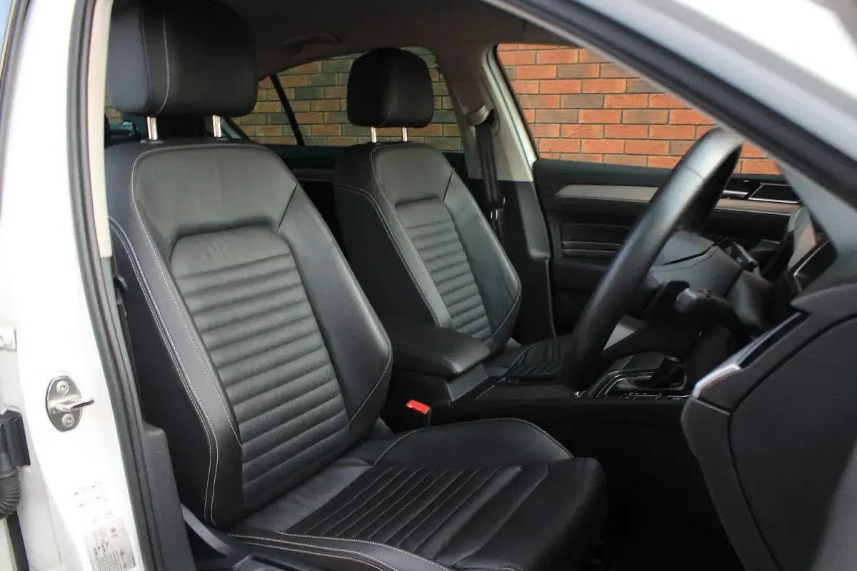Used VW Passat Advance 218 HP (160 kW) 2021 White Sedan