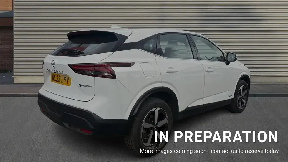 Used Nissan Qashqai Acenta Premium 190 HP (139 kW) 2023 White SUV
