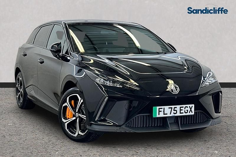 Begagnad MG MG4 EV 63 kW (87 HK) 2025 Svart Halvkombi