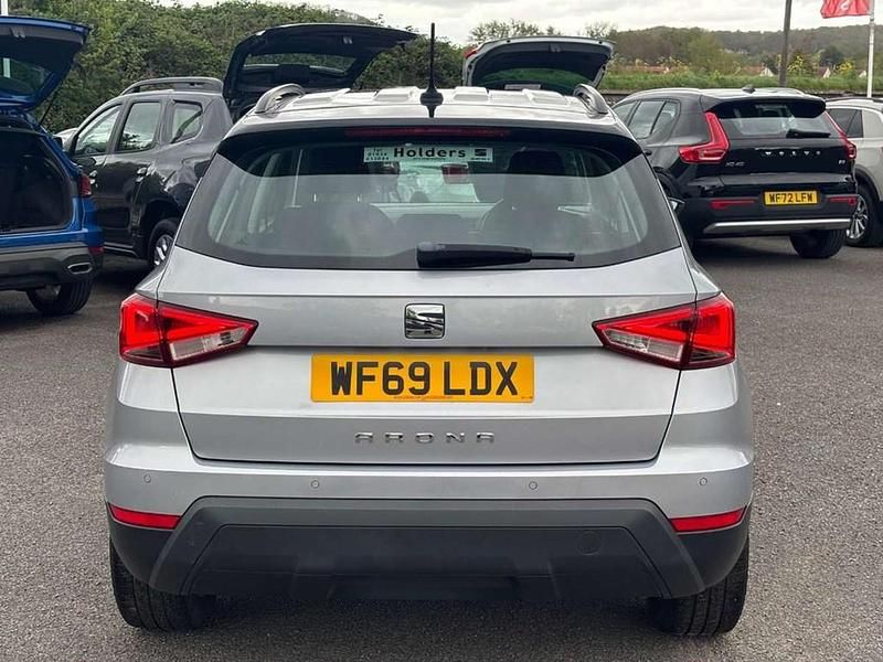 Used Seat Arona SE 94 HP (69 kW) 2019 Silver SUV