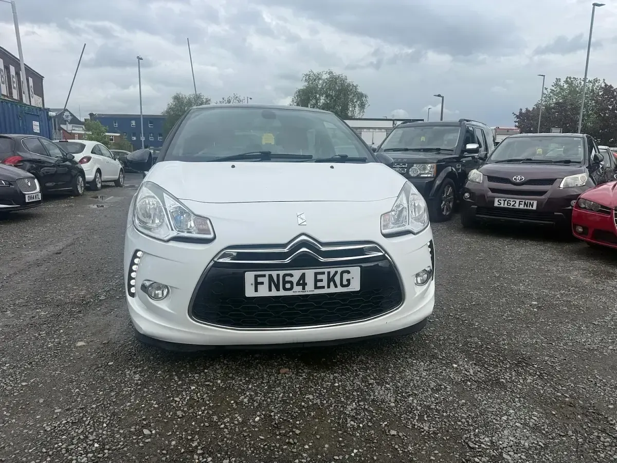 Usado Citroën DS3 110 CV (80 kW) 2014 Blanco Utilitario