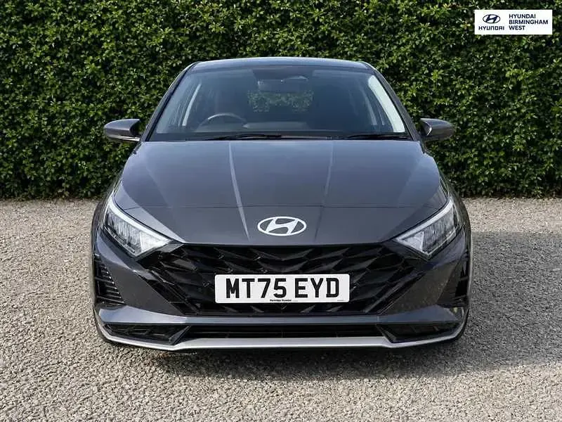 Used Hyundai i20 Advanced 100 HP (73 kW) 2025 Grey Hatchback