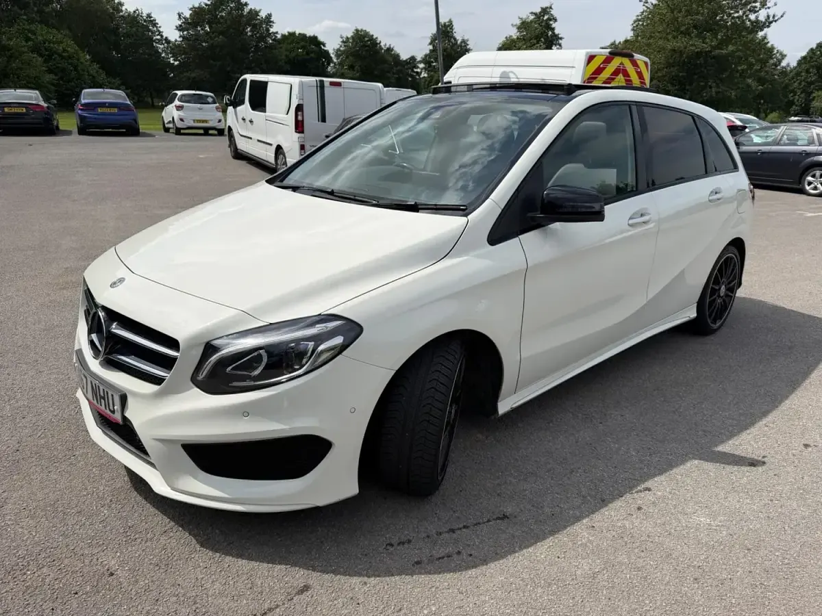 Used Mercedes B200 AMG Line Premium Plus 2017 White Hatchback