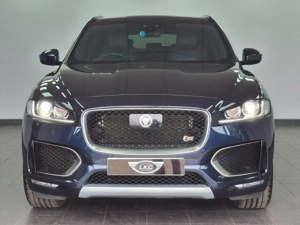 Used Jaguar F-Pace S 300 HP (220 kW) 2019 Blue SUV