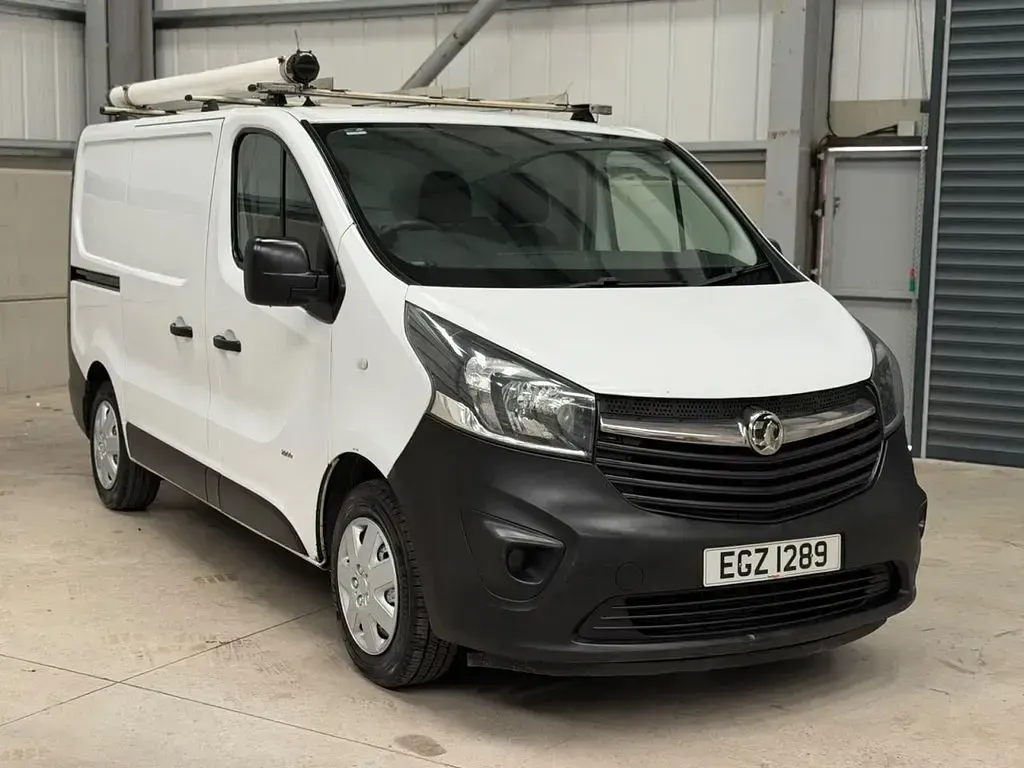 Used Vauxhall Vivaro 90 HP (66 kW) 2016 White
