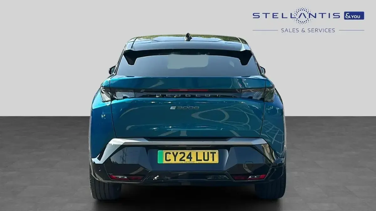 Used Peugeot e-3008 GT 152 kW (207 HP) 2024 Blue SUV