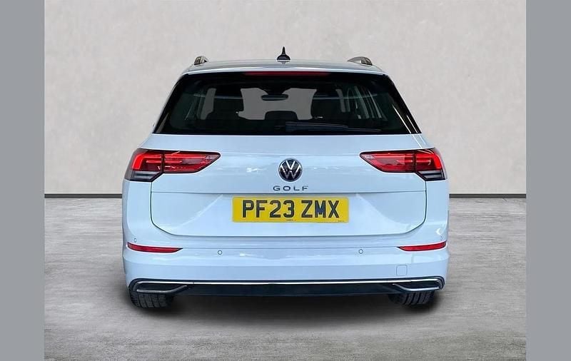 Used VW Golf VIII Style 147 HP (108 kW) 2023 White Estate