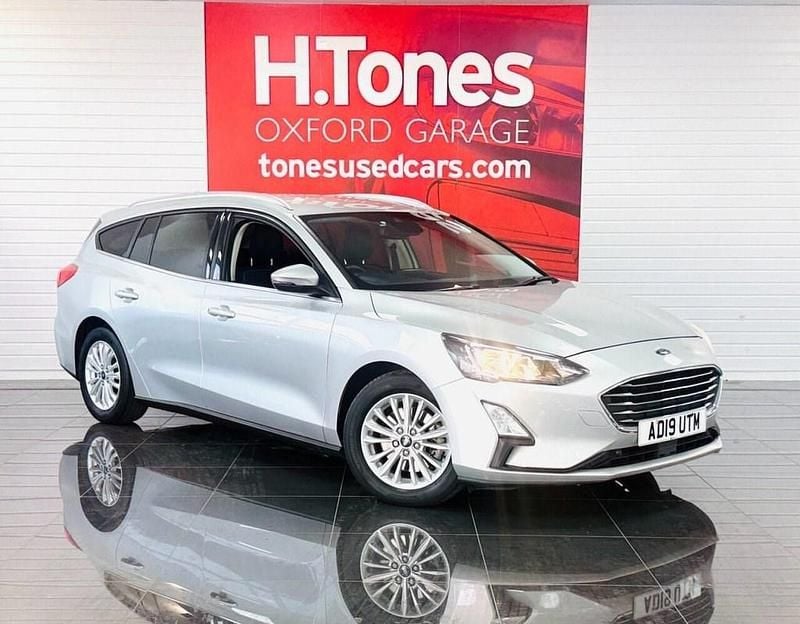 Used Ford Focus Titanium 120 HP (88 kW) 2019 Silver Estate