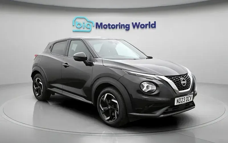 Usado Nissan Juke N-Connecta 114 HP (83 kW) 2023 Preto SUV