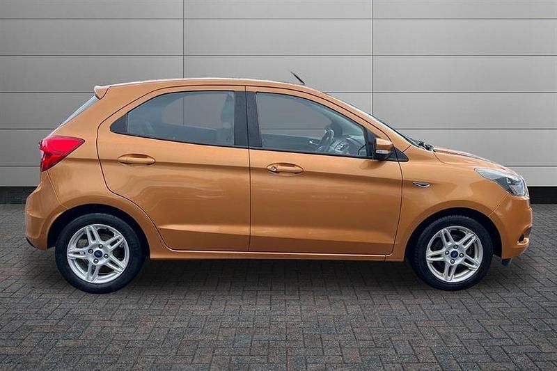 Used Ford Ka Plus Zetec 85 HP (62 kW) 2017 Sparkling gold Hatchback