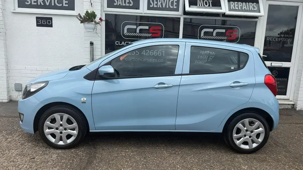 Used Vauxhall Viva 75 HP (55 kW) 2016 Blue Hatchback