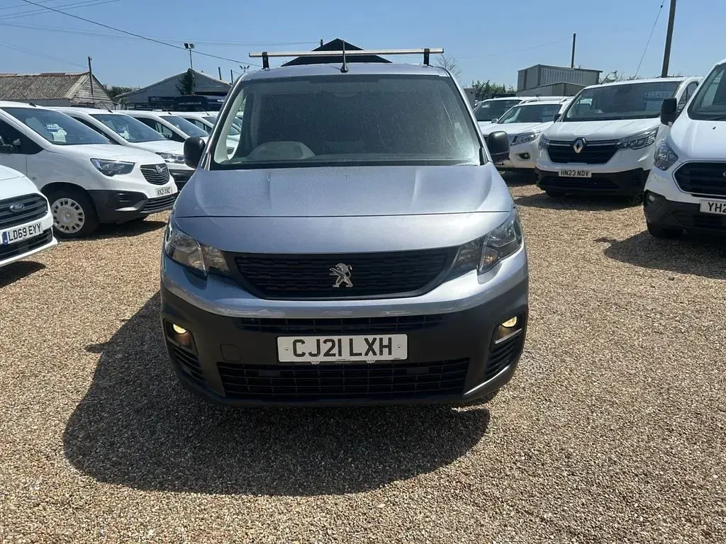 Used Peugeot Partner 100 HP (73 kW) 2021 Grey MPV