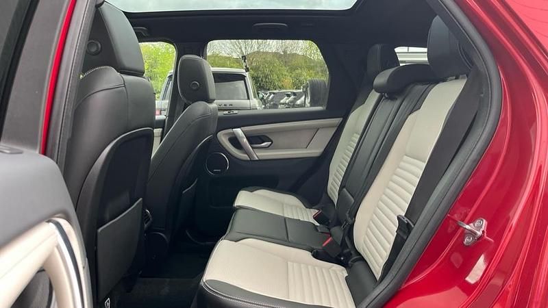 Second-hand Land Rover Discovery Sport HSE Dynamic 204 CP (150 kW) 2024 Roșu SUV