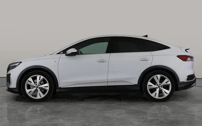 Used Audi Q4 Sportback e-tron S-Line 125 kW (170 HP) 2022 White SUV