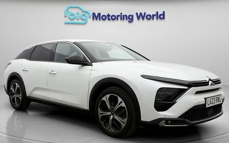 Used 2023 Citroën C5 X PureTech Estate | £13,300 (Good price) - Image 1/4