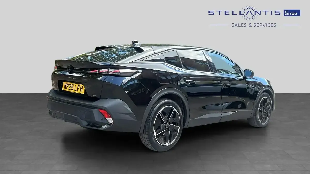 Usado Peugeot 408 GT 134 CV (98 kW) 2025 Negro SUV