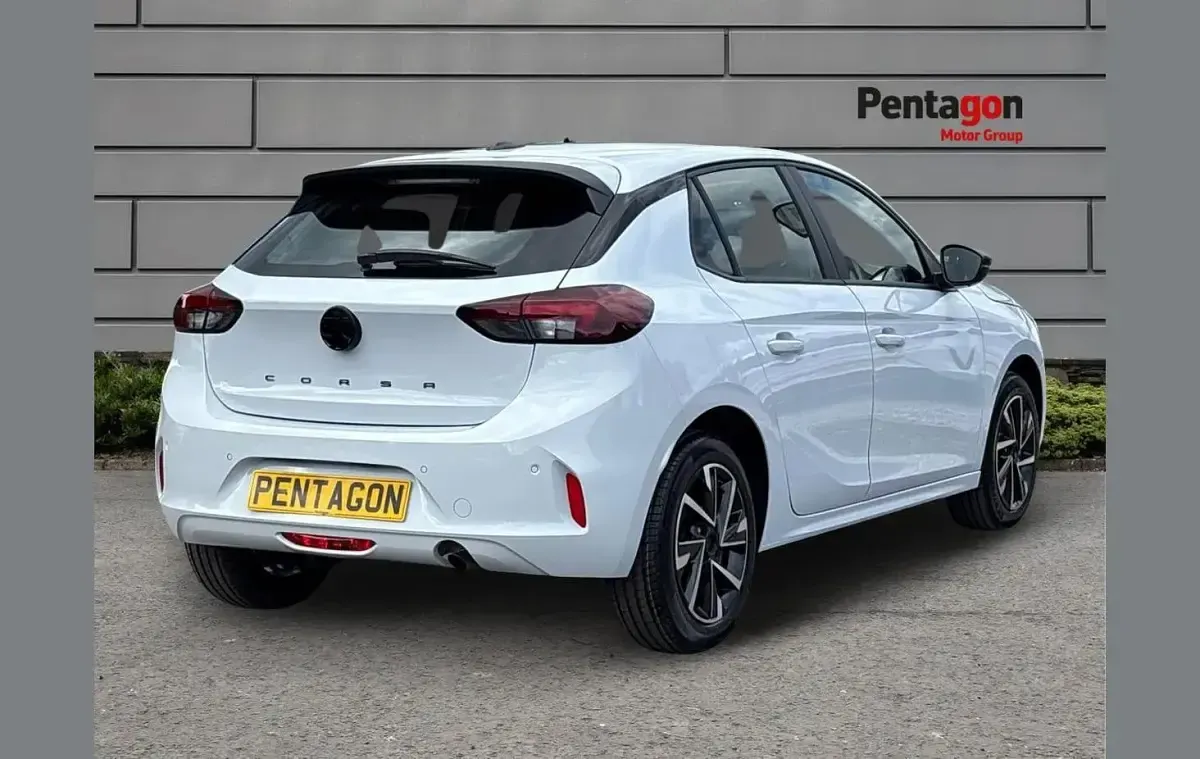Nowe Vauxhall Corsa Design Edition 99 KM (72 kW) 2026 Biały Hatchback