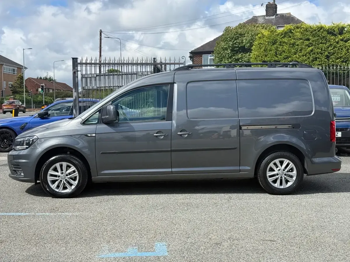 Used VW Caddy Highline 102 HP (75 kW) 2016 Grey MPV