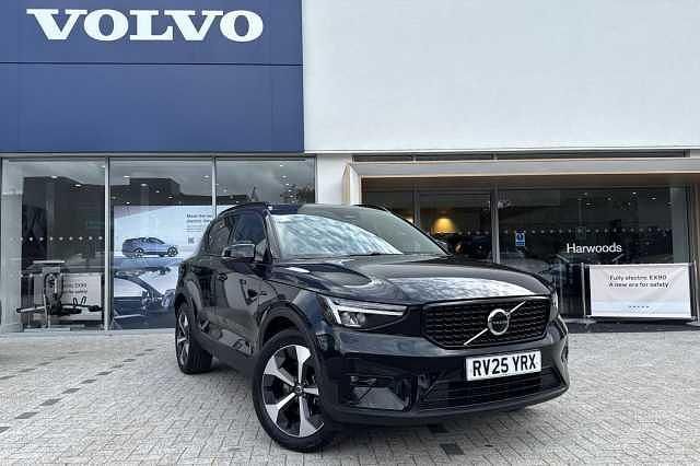 Used 2025 Volvo XC40 Plus SUV | £33,890 (A bit pricey) - Image 1/4