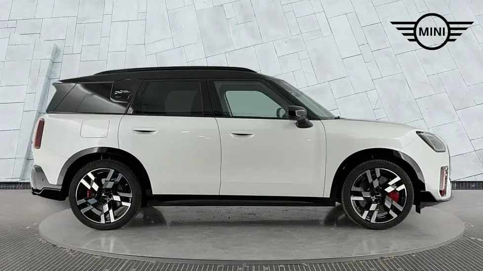 Used Mini John Cooper Works Countryman 300 HP (220 kW) 2025 White SUV