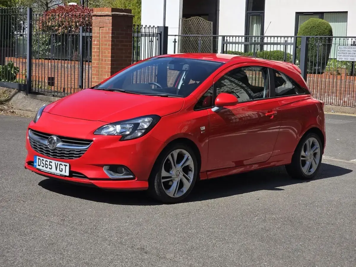 Second-hand Vauxhall Corsa SRi 90 CP (66 kW) 2015 Roșu Hatchback