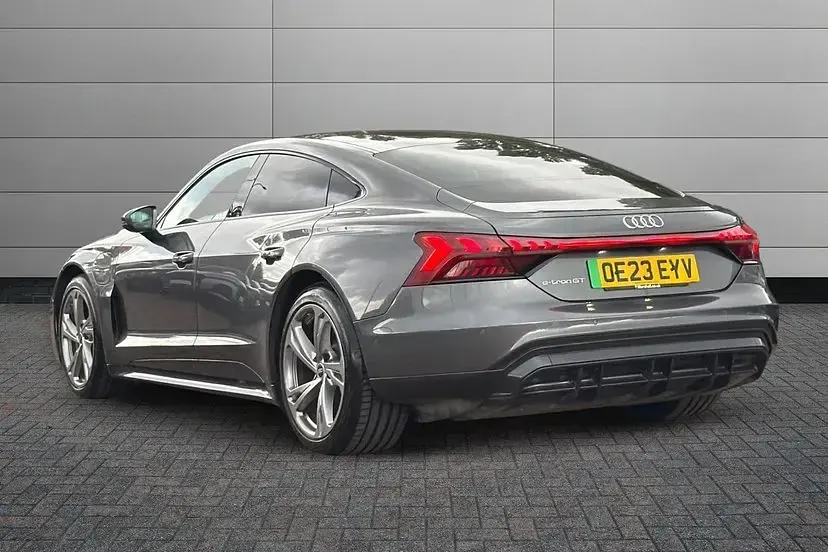 Used Audi e-tron GT quattro Design 384 kW (523 HP) 2023 Daytona grey Sedan