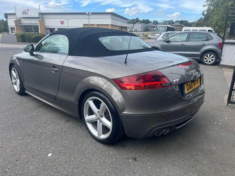 Usado Audi TT Roadster S-Line 170 HP (125 kW) 2011 Cinzento Cabrios