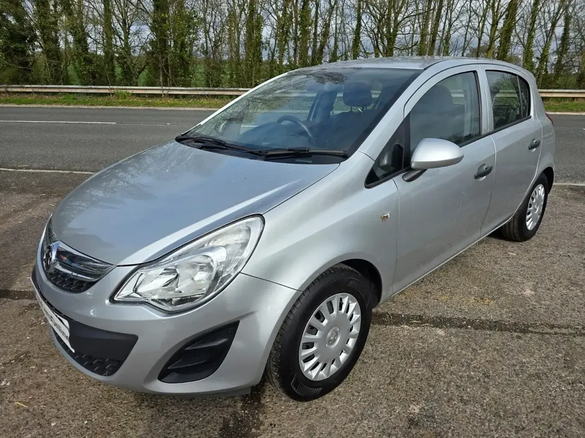 Used Vauxhall Corsa Edition 73 HP (53 kW) 2013 Silver Hatchback