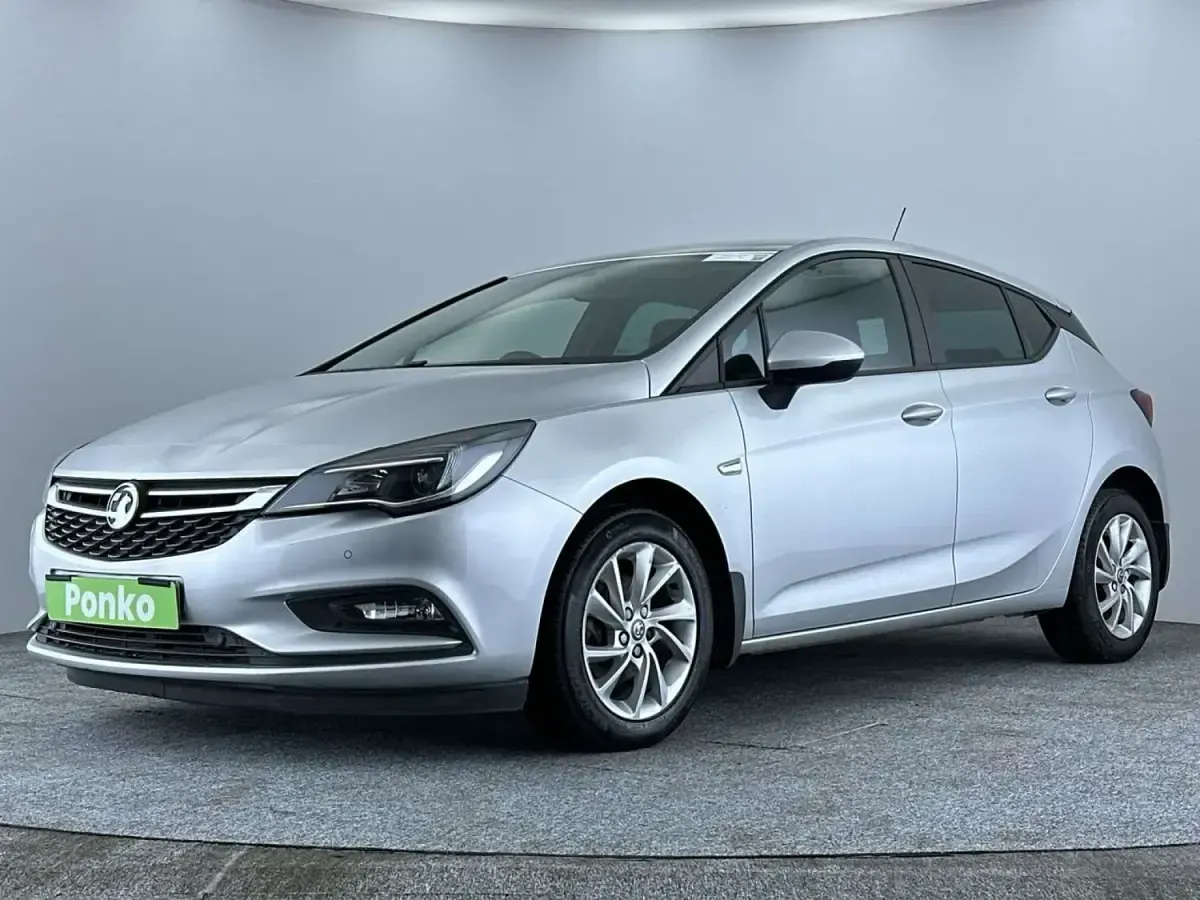 Używany Vauxhall Astra Design Edition 110 KM (80 kW) 2019 Srebrny Hatchback