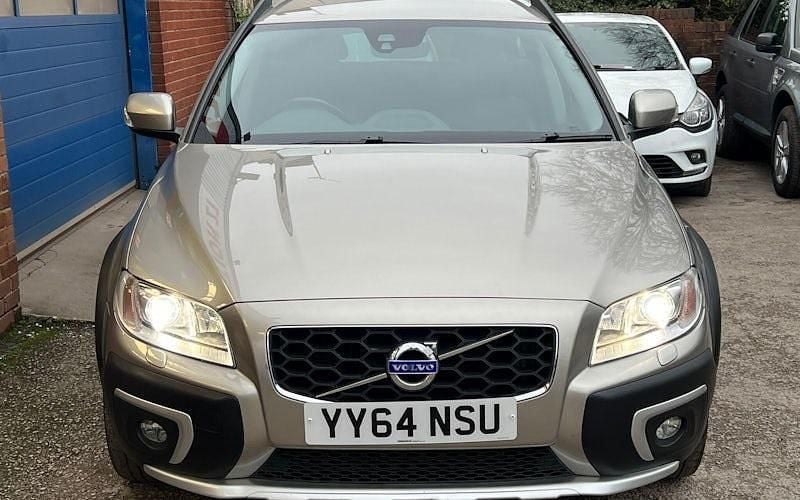 Used Volvo XC70 SE Lux 181 HP (133 kW) 2014 Gold Estate