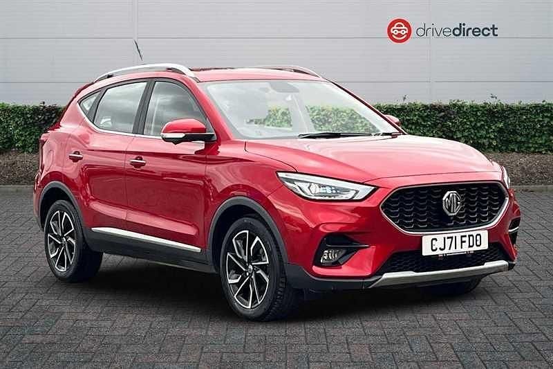 Tri coat dynamic red Used 2022 MG ZS Exclusive Sedan | £13,851 (Fair price) - Image 1/4