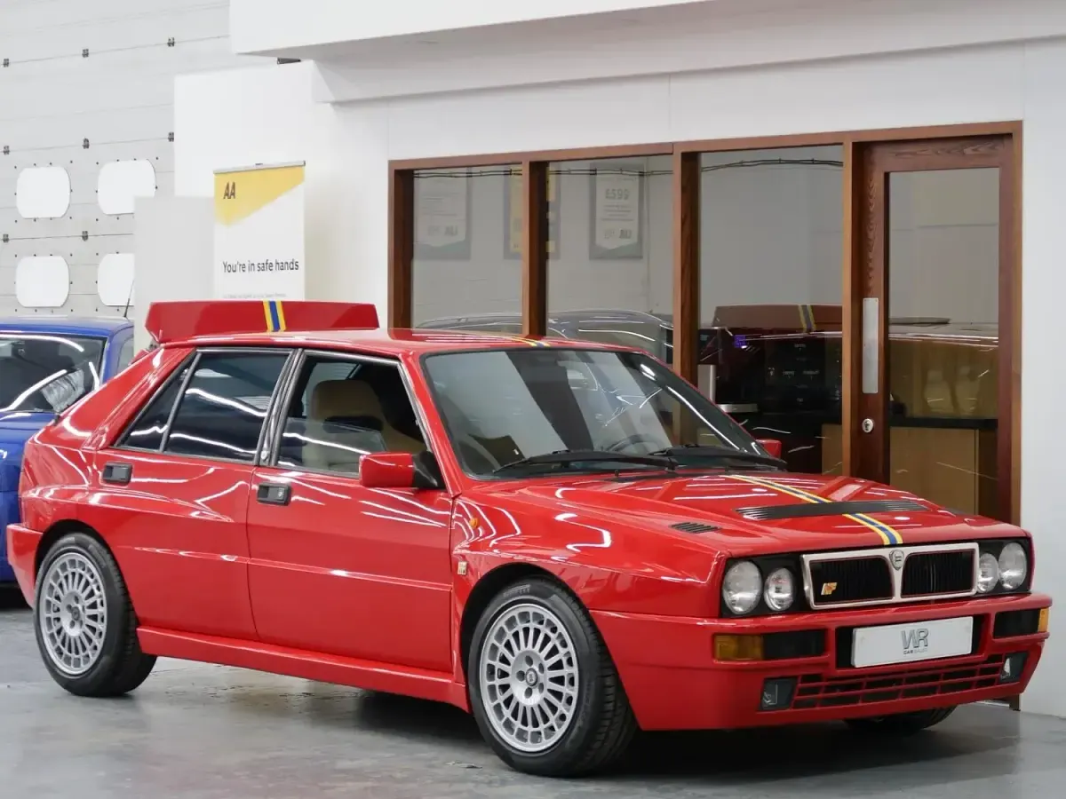 Used Lancia Delta 215 HP (158 kW) 2024 Red Hatchback