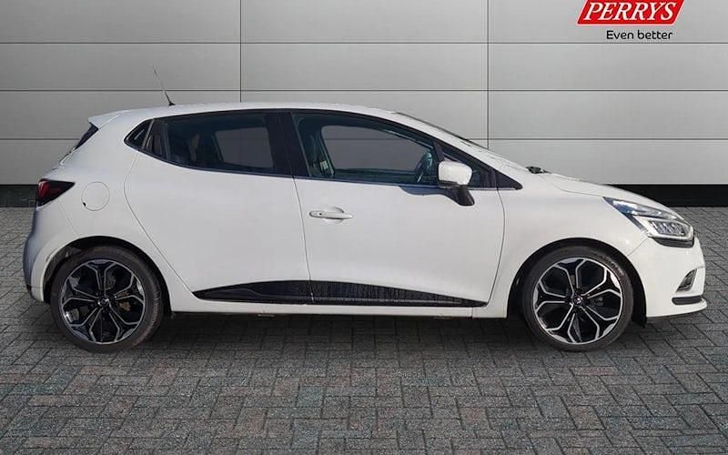 Used Renault Clio IV Dynamique 90 HP (66 kW) 2018 Hatchback