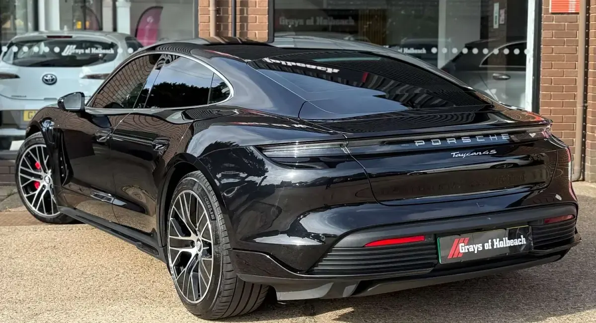 Used Porsche Taycan Performance Package 419 kW (571 HP) 2022 Black Sedan