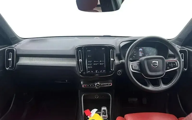 Używany Volvo XC40 Inscription 197 KM (144 kW) 2020 Czarny SUV