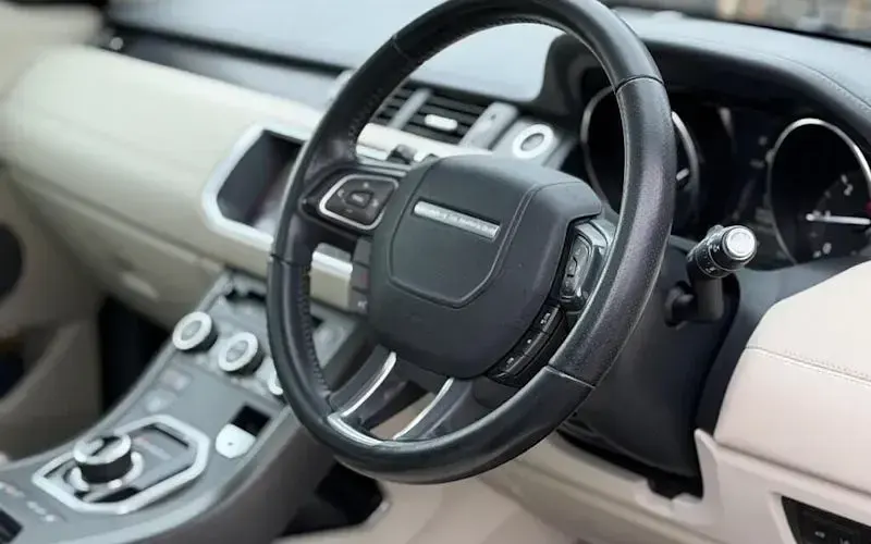Used Land Rover Range Rover evoque HSE Dynamic 179 HP (131 kW) 2018 Grey SUV