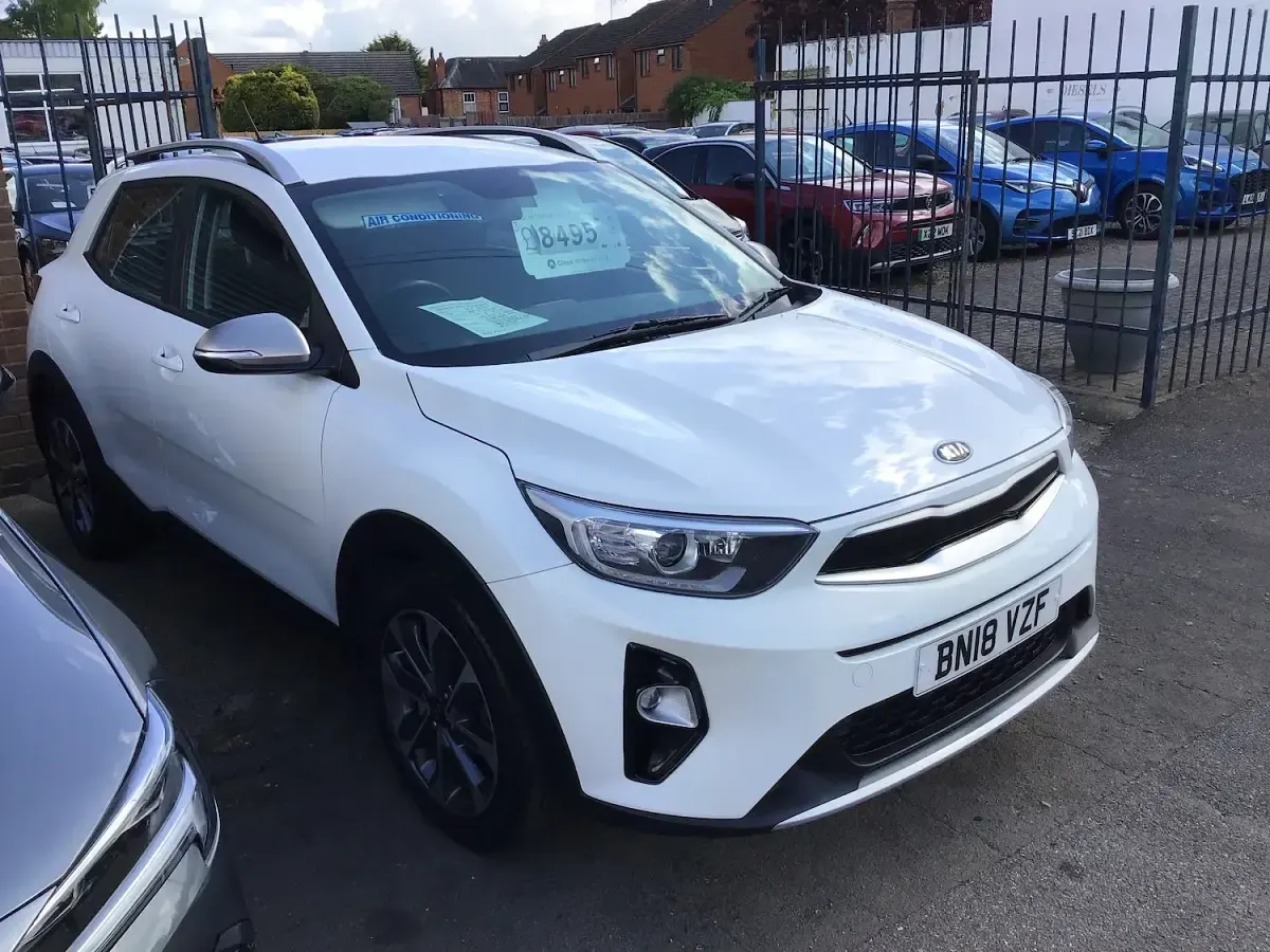 Used Kia Stonic 98 HP (72 kW) 2018 White SUV