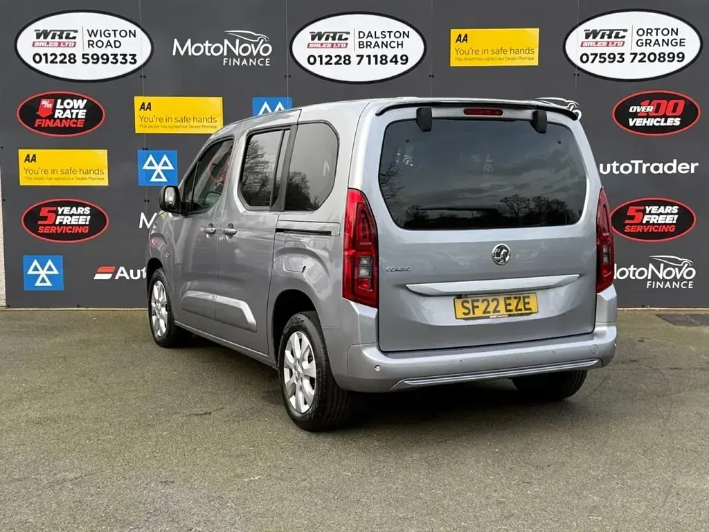Second-hand Vauxhall Combo S 100 CP (73 kW) 2022 Gri Monovolum