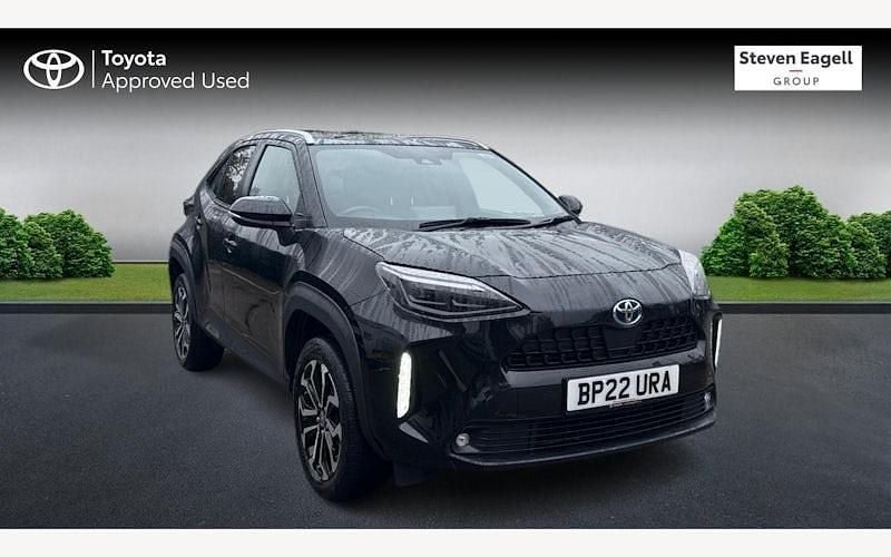 Used 2025 Toyota Yaris Hybrid Design Estate | £19,803 (Super price) - Image 1/4